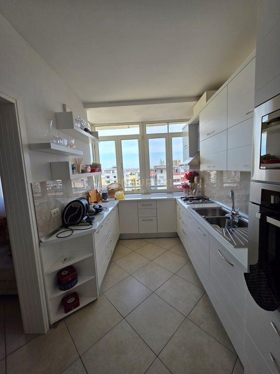 Attico in Vendita, Durres Quartiere N. 6 !