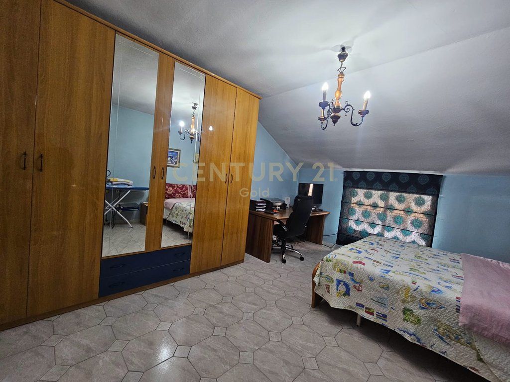 APARTMENT FOR SALE 2+1 NEAR DESHMORET E LIRISE SCHOOL !