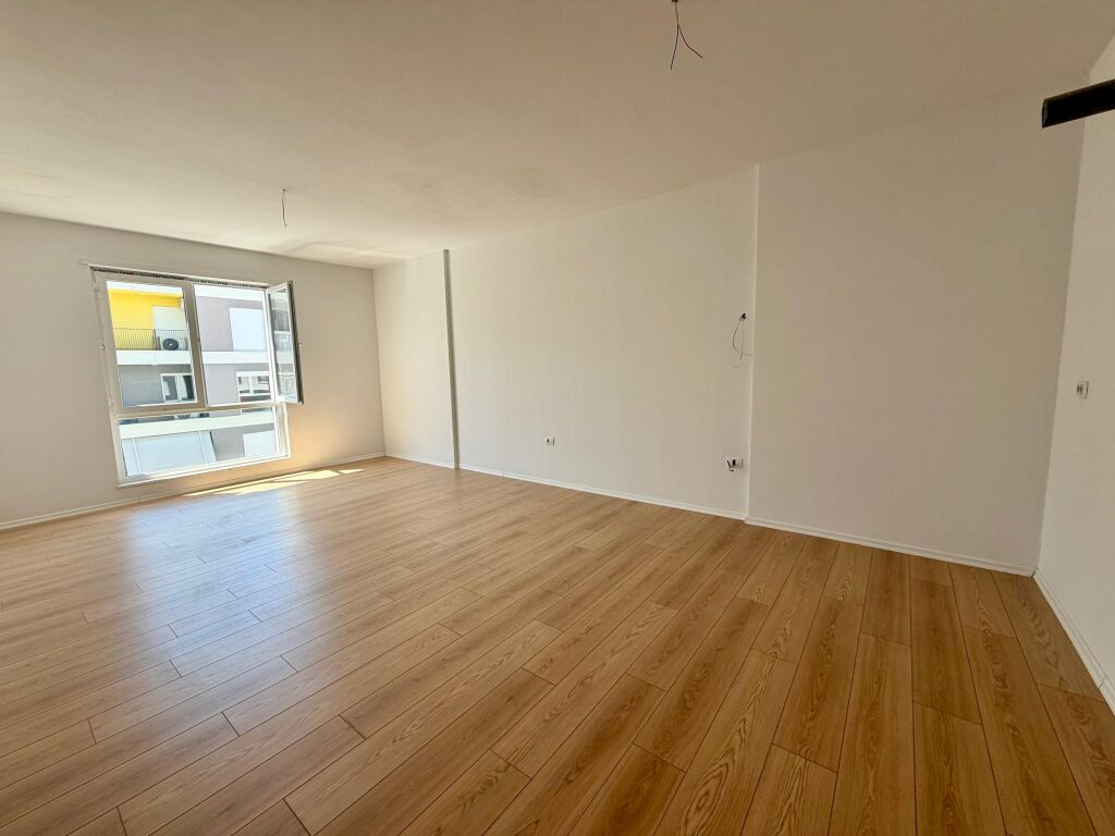 Apartament 2+1+2 per shitje Univers City