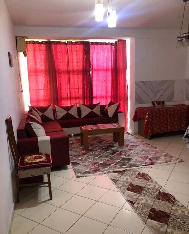 Astir mbrapa Artistit jepet me qera apartament  1+1