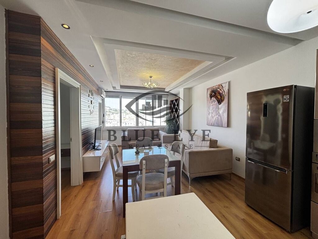 Shitet Apartament 2+1 në Muzeu I Deshmoreve, Durrës