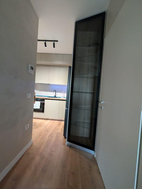 Apartament 2+1 me qira tek Komuna e Parisit,