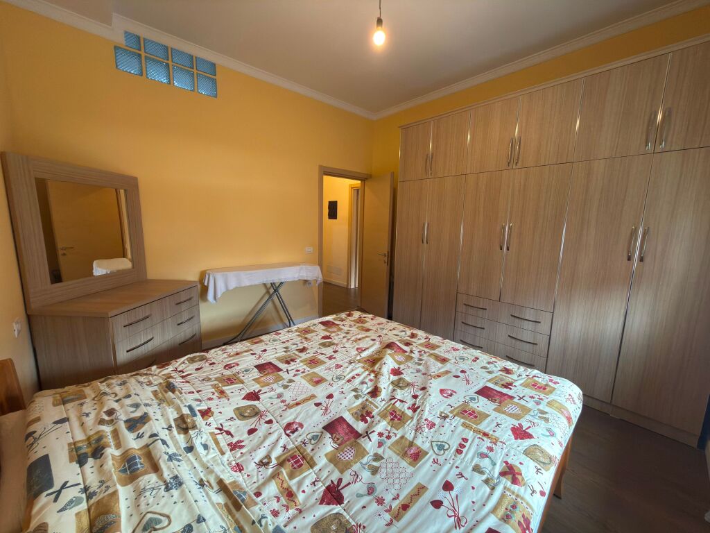Jepet me qira apartament 1+1