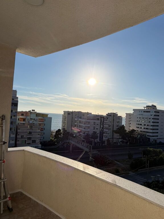 🏡 Shitet Apartament 1+1 | Shkëmbi i Kavajës, përballë Hotel Belavista
