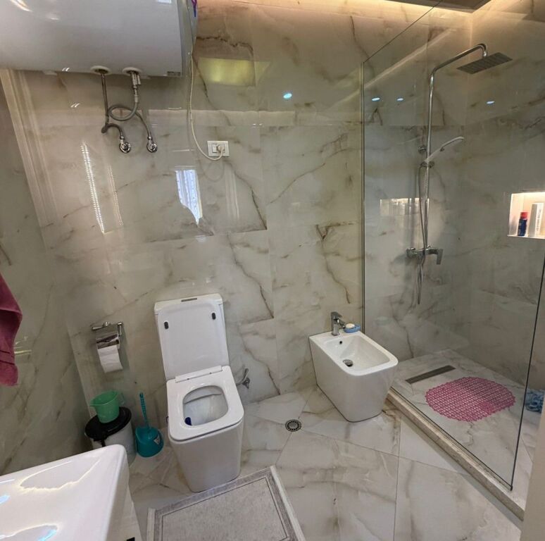 Shitet apartament 3+1+2 ne astir