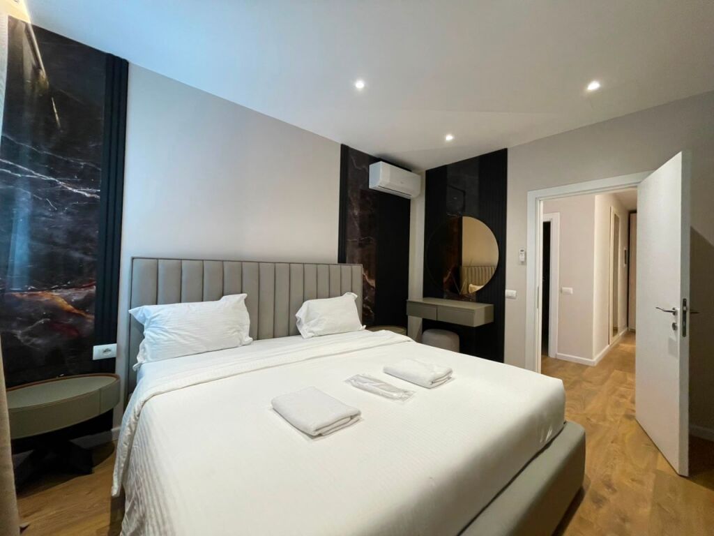 Apartament 2+1 per qira tek Kika 2 tek Komuna e Parisit.
