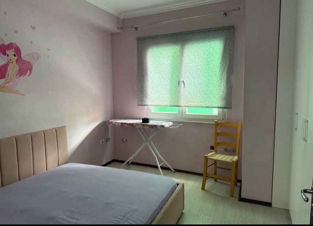 Jepet me qira apartament 2+1 te Komuna e Parisit