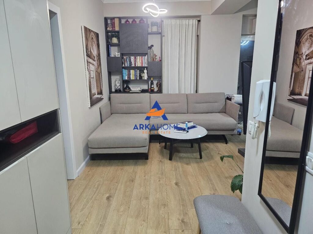 SHITET APARTAMENT 1+1+BALLKON "PRANE BRRYLIT" 12,5000,000 LEKE