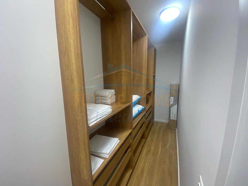 Jap me Qera, Apartament 1+1+Garderobë+Parkim, Rruga Mihal Grameno, Tiranë.