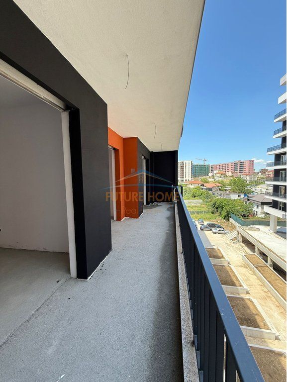 Shitet, Apartament 2+1, Space City, Paskuqan.