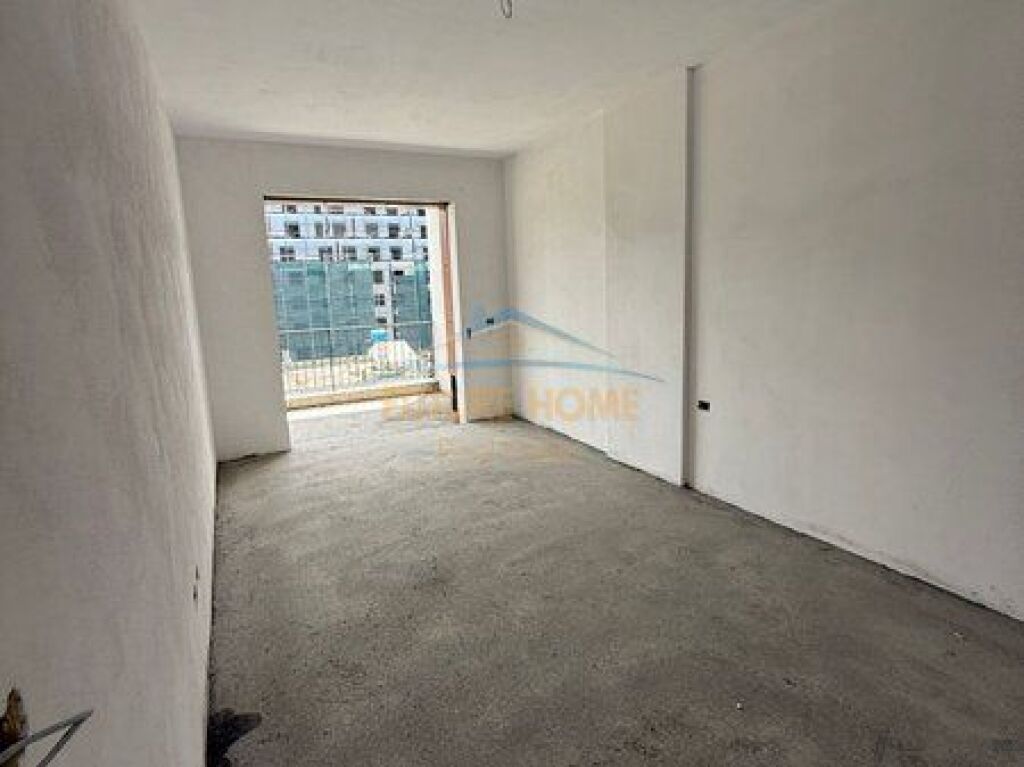Shitet, Apartament 1+1, Space City, Paskuqan.