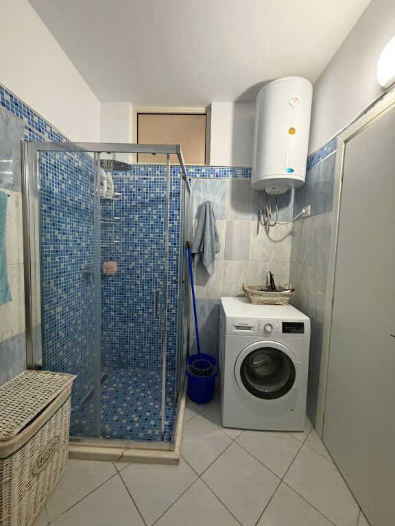 In affitto, Appartamento 2+1 + Garage, Vicino allo Stadio – Durrës.