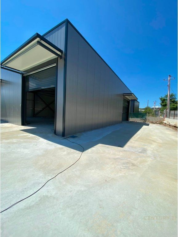 Multifunctional Warehouse for Rent Near Fundjave Ndryshe, Tufine