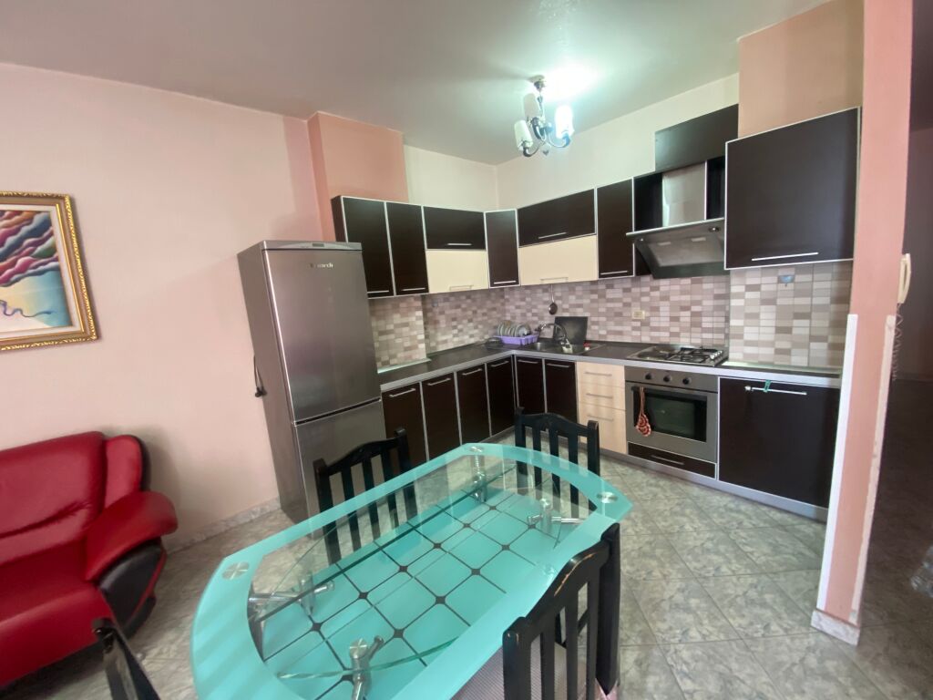Apartamwnt 2+1+ 2 per qera Afer market aldi Fresk !