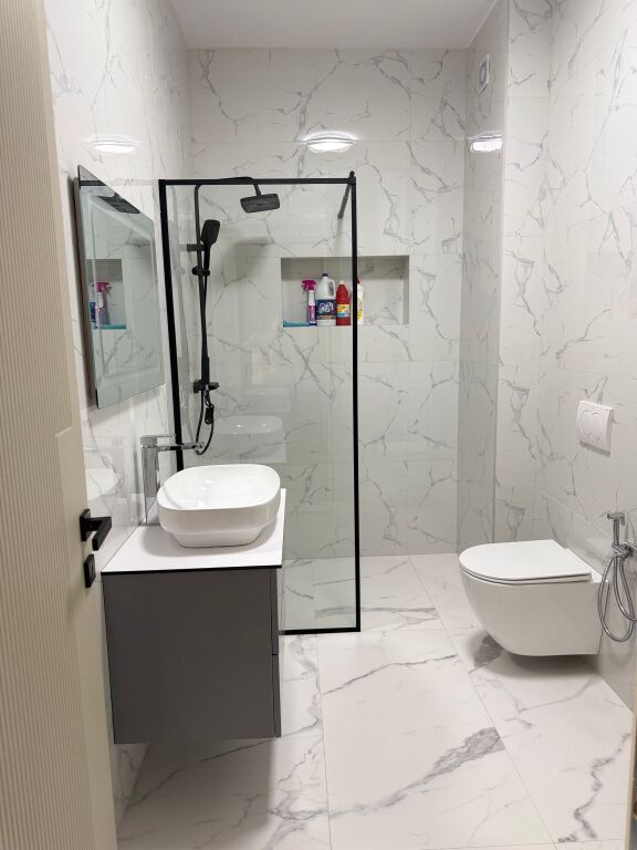 Apartament me qera