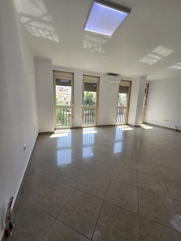 Office for rent 500euro Kavaja Street