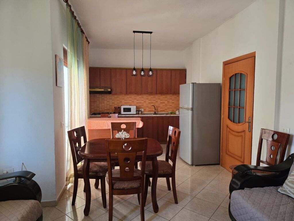 2+1,kat 3 vile,siri kodra, 650 euro
