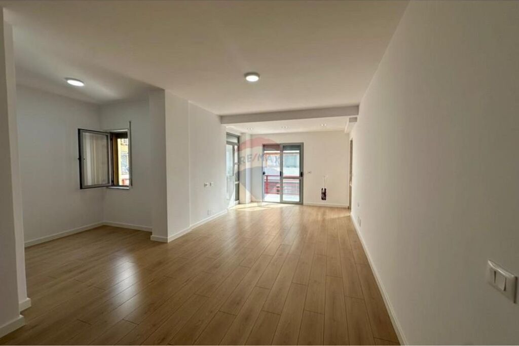 Apartament 2+1 per shitje Ilira Plazh Durres