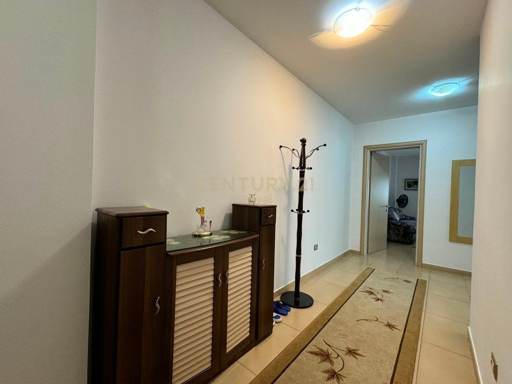 JEPET ME QIRA APARTAMENT 2+1 PRANE RRUGES SE KAVAJES 800 € /Muaj