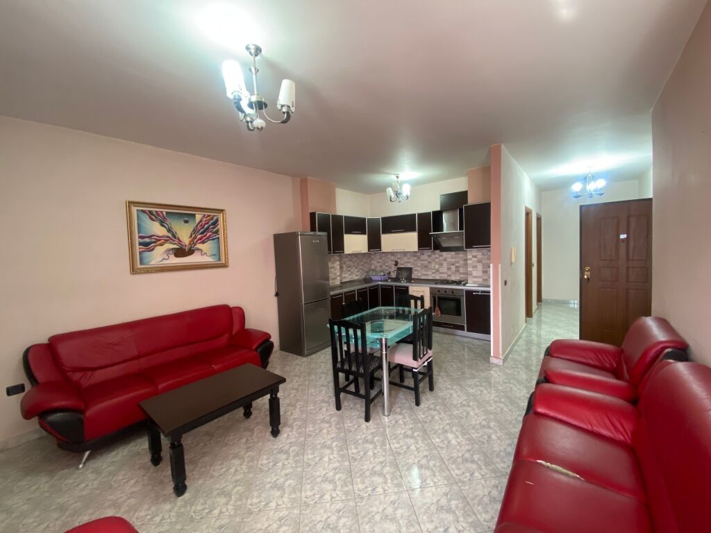 Apartamwnt 2+1+ 2 per qera Afer market aldi Fresk !