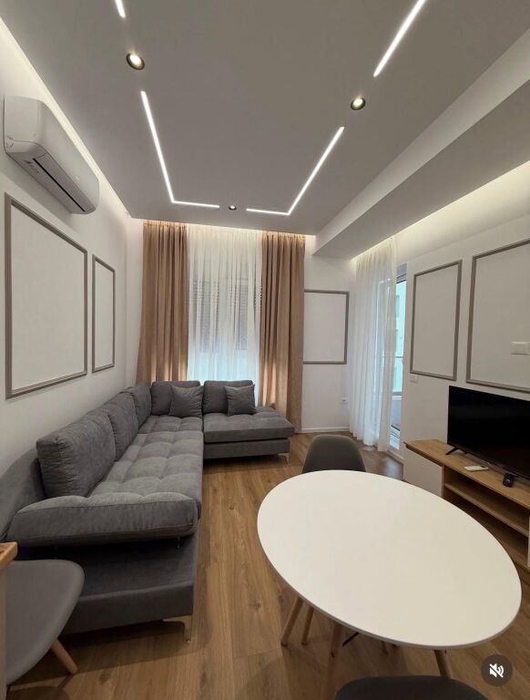 🏢In the Ali Demi area, Rezidenca Kadiu offers for rent a 1+1 apartment, newly furnished. 450 Euro
