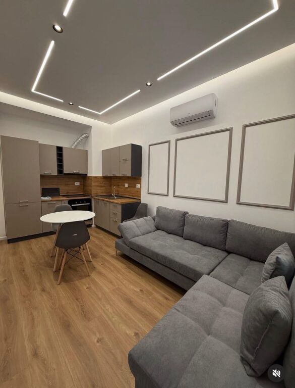 🏢In the Ali Demi area, Rezidenca Kadiu offers for rent a 1+1 apartment, newly furnished. 450 Euro
