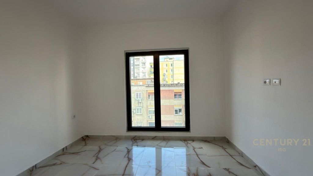 Appartamento 2+1+2 per ufficio disponibile in Via Barrikadave!