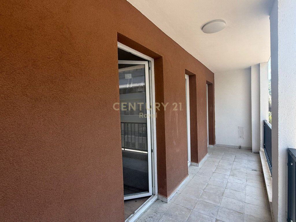1+1 apartment for sale in Kombinat