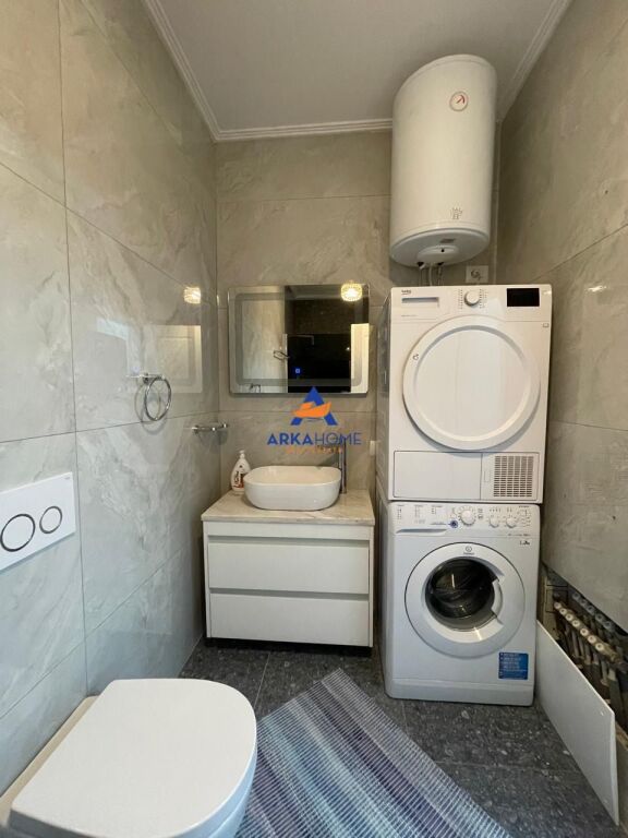 SHITET APARTAMEMT 1+1 "PRANE BRRYLIT" 125000 EURO
