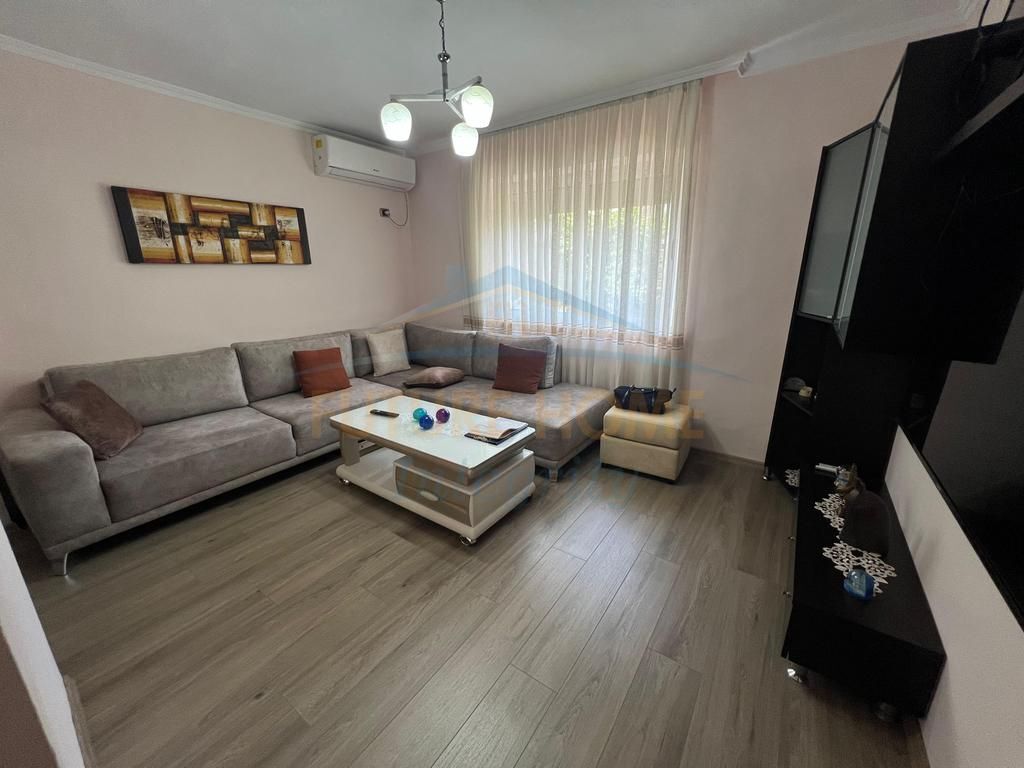 Shitet, Apartament 2+1, Ali Demi, Tiranë.