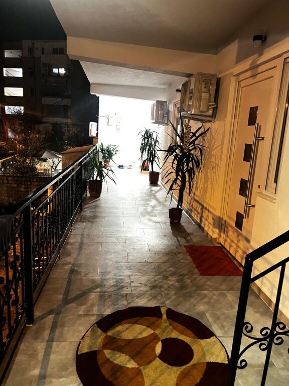Apartament 1+1 ne kat Vile tek Mihal Grameno!
