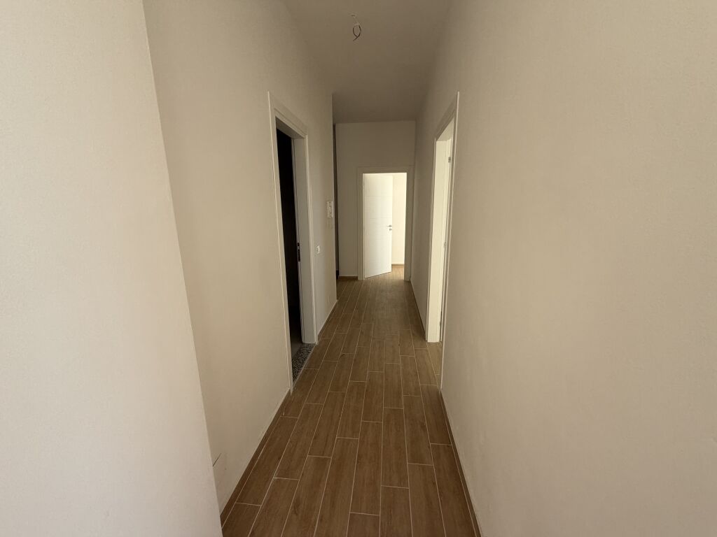 2+1,i perfunduar,afer urban gate astir,152.000 leke