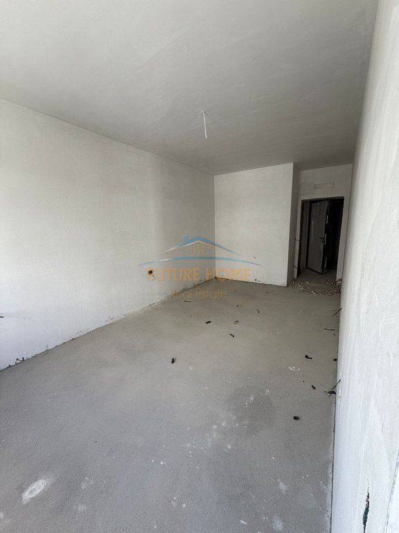 Shitet, Apartament 2+1, Space City, Paskuqan.