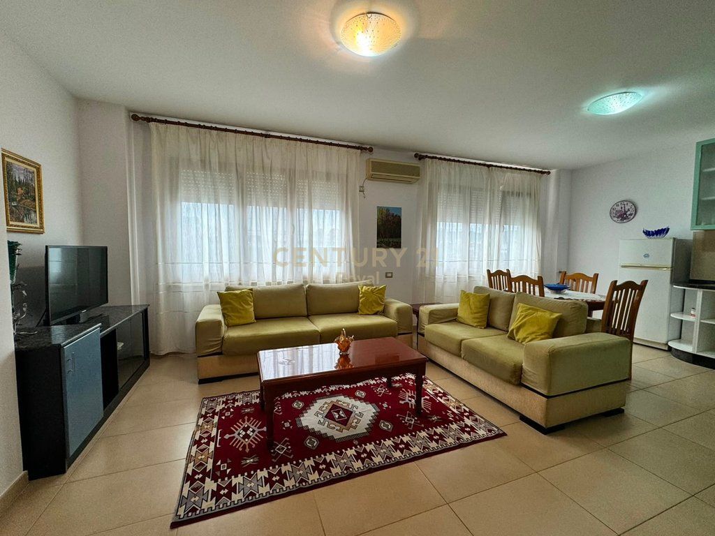 JEPET ME QIRA APARTAMENT 2+1 PRANE RRUGES SE KAVAJES 800 € /Muaj