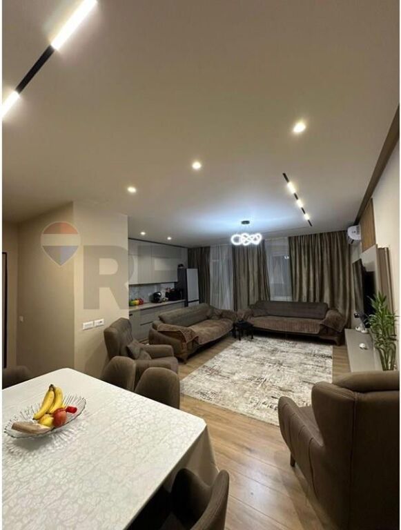 Shitet Apartament 2+1+2 në FRESK