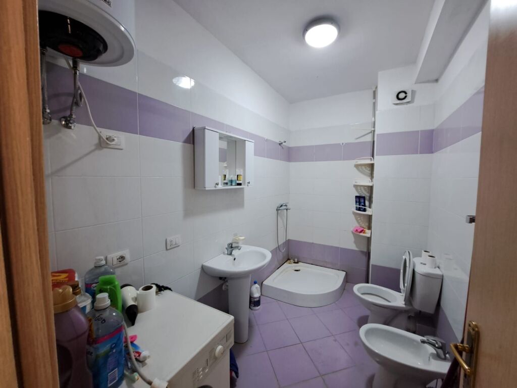 Garsoniere me Qera ne Yzberisht, Prane Rrethrrotullimit (ID 5201001)