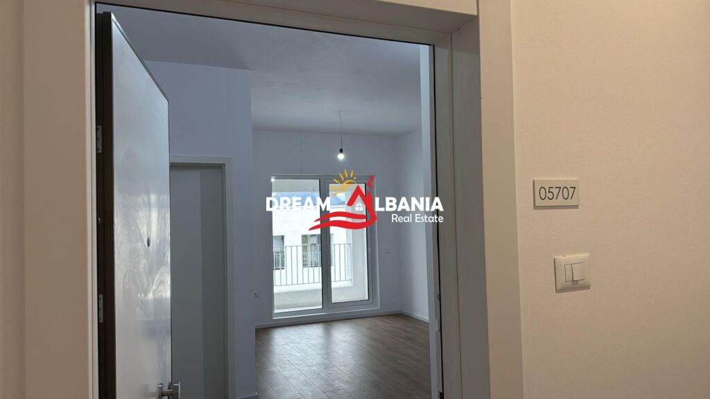 Ufficio in affitto in Ali Dem(ID 42611553)