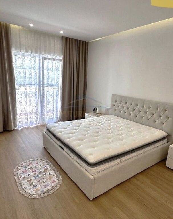 Qira, Apartament 2+1, Gjimnazi Petro Nini Luarasi