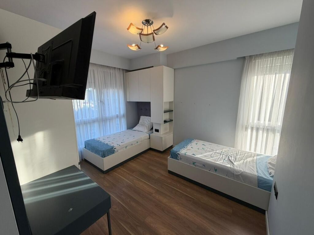 🏡 Duplex 3+1 apartment for rent in the 5 Maj area 💰 70,000 lekë /month