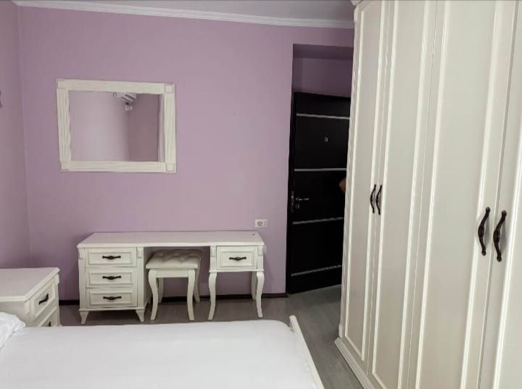 🏡 Apartment for Rent at the Paris Commune, 750 thousand lek