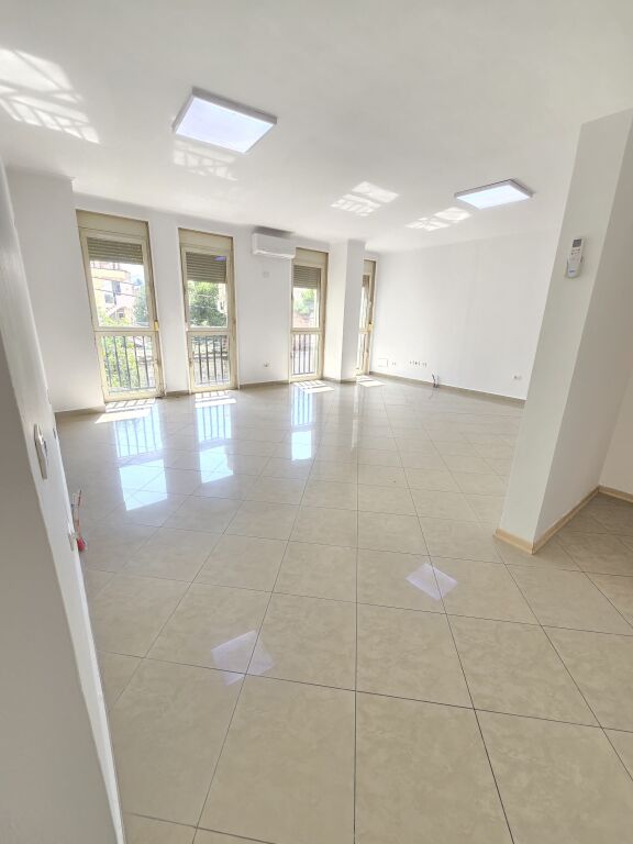 Office for rent 500euro Kavaja Street