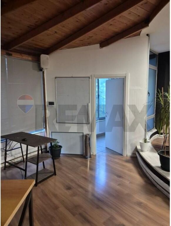 Office for rent Kavaja Street, Globe