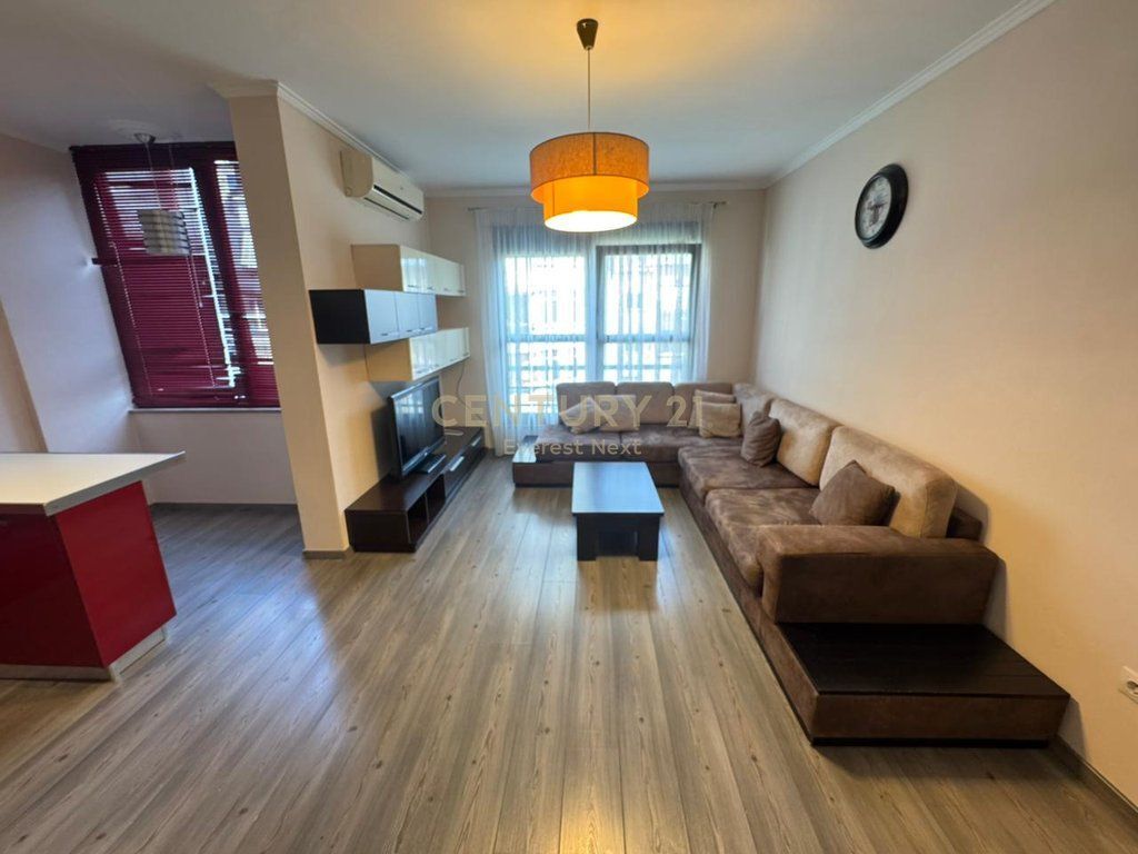 Jepet me Qira Apartament 2+1+2 në Rrugën e Kosovarëve!