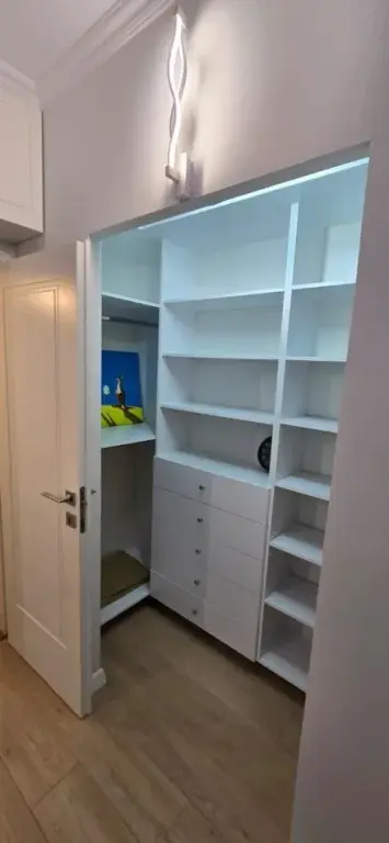 Rent | Apartament 3 + 1 +2 | Rruga Rrapo Hekali | 1000 €/month
