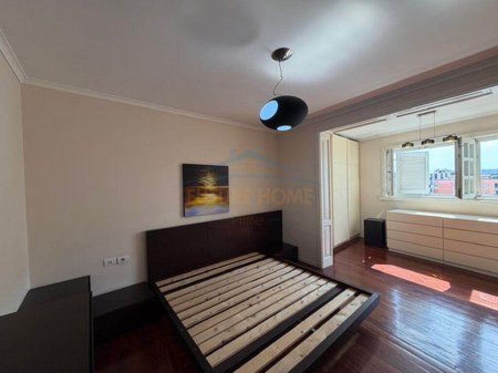 Shitet , Duplex 3+1+2 , Myslym Shyri , Tirane