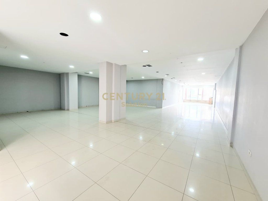 UNITÀ COMMERCIALE 324M2 IN AFFITTO, ASTIR SULLA STRADA PRINCIPALE!