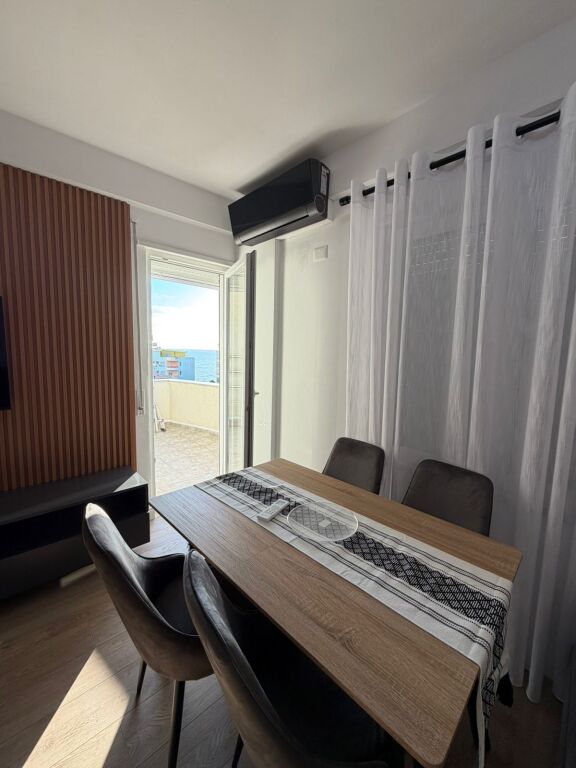 🏡 Shitet Apartament 1+1 | Shkëmbi i Kavajës, përballë Hotel Belavista