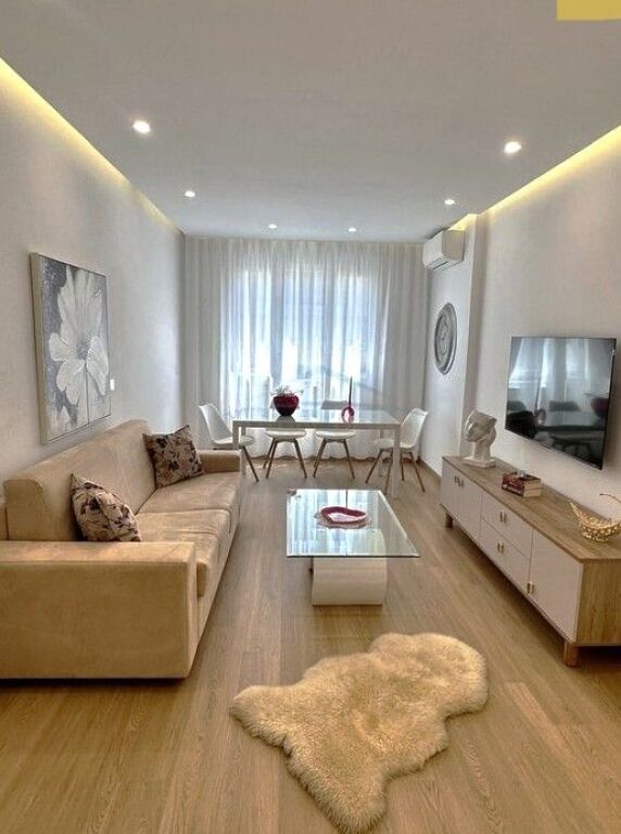 Qira, Apartament 2+1, Gjimnazi Petro Nini Luarasi