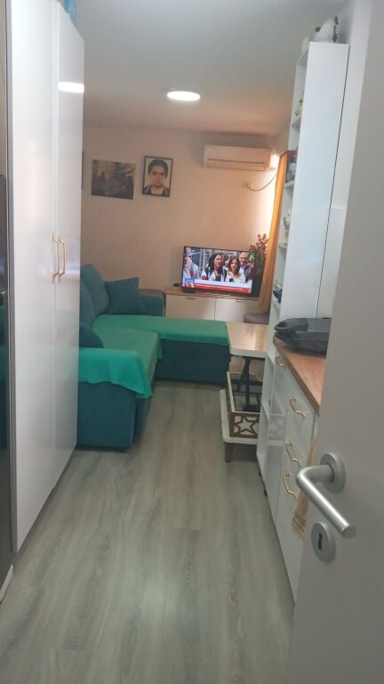 Garsoniere per shitje Xhamie e Selites Tregu Ushqimor