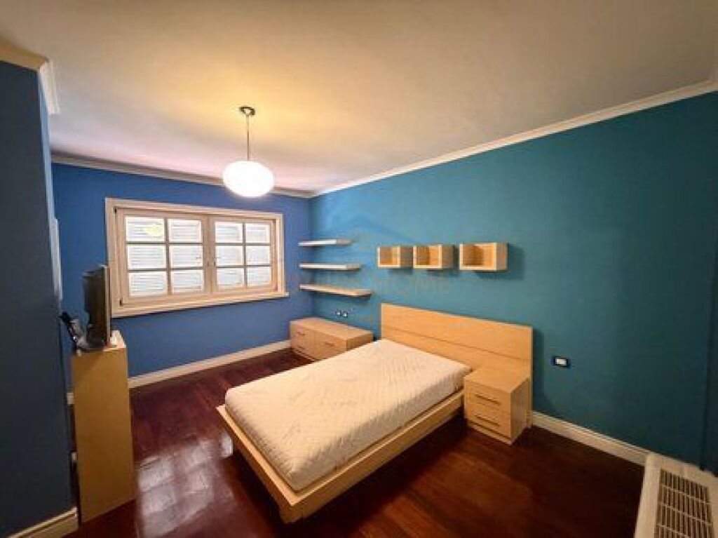 Shitet , Duplex 3+1+2 , Myslym Shyri , Tirane